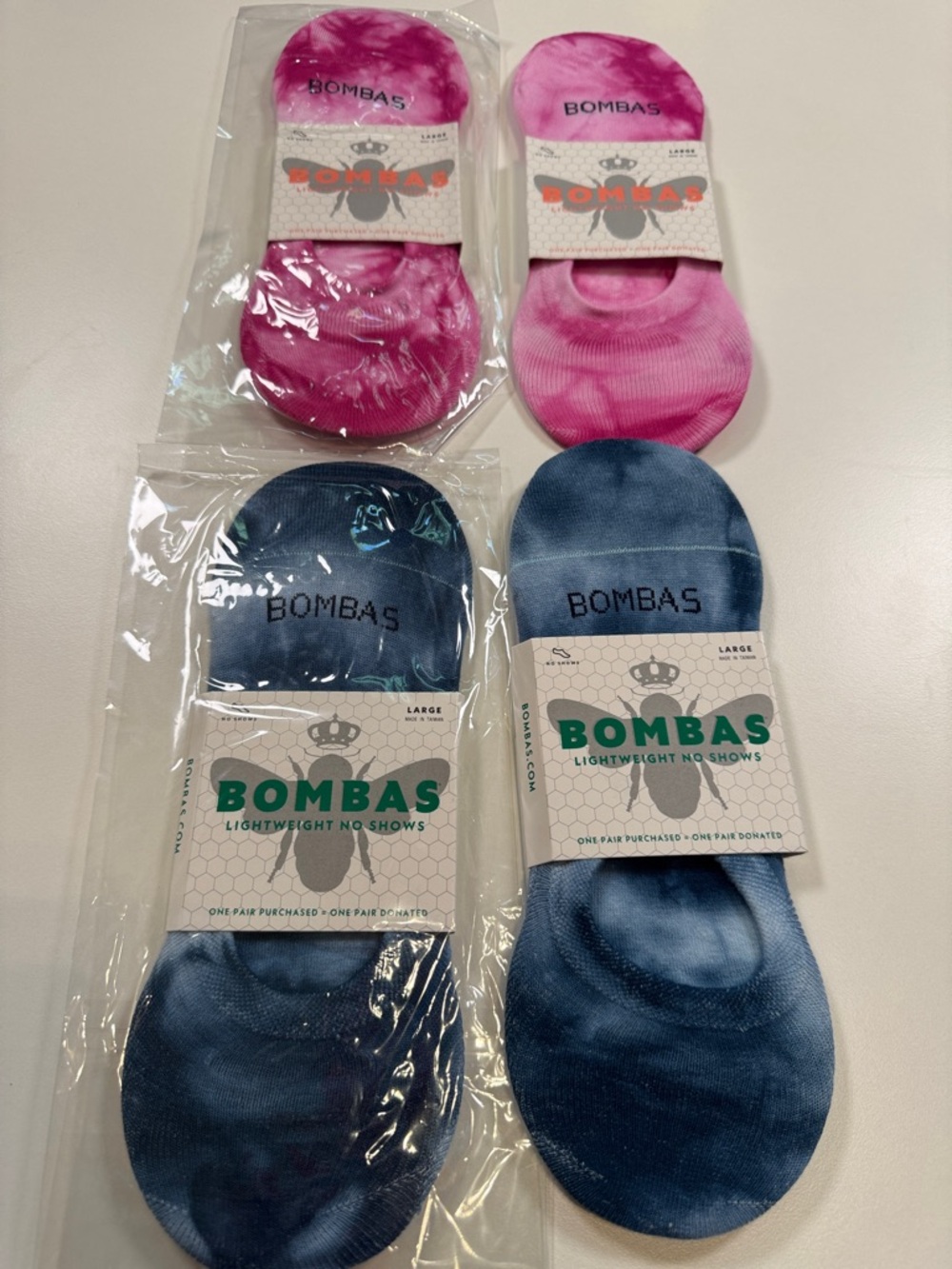Bombas NWT Tie Dye No Show Socks 4PR Total 2PR-Blu 2PR-PNK SZ: LRG fit SZ 7-9